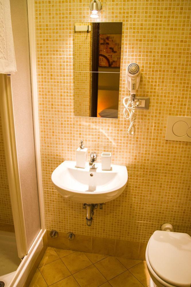 Hotel Mosaic Central Roma Esterno foto