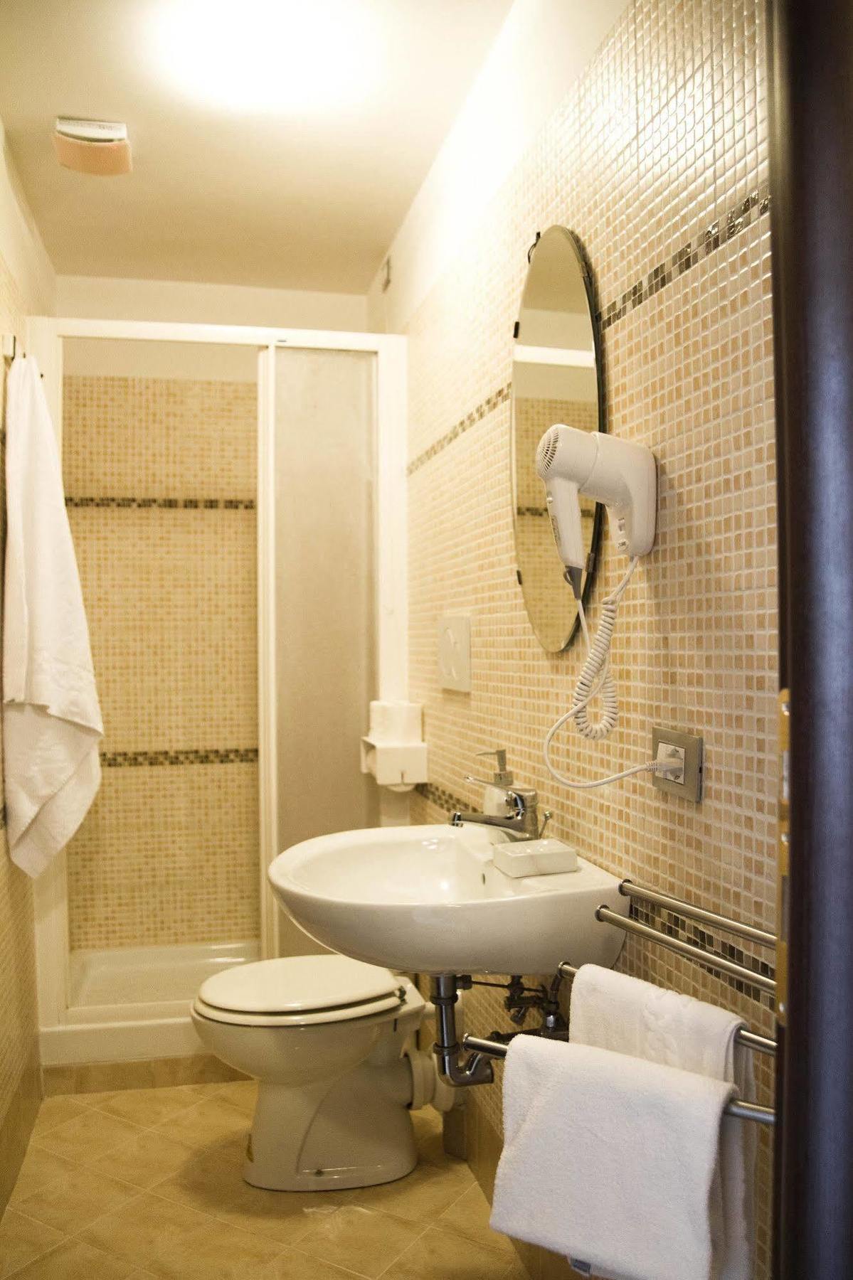 Hotel Mosaic Central Roma Esterno foto