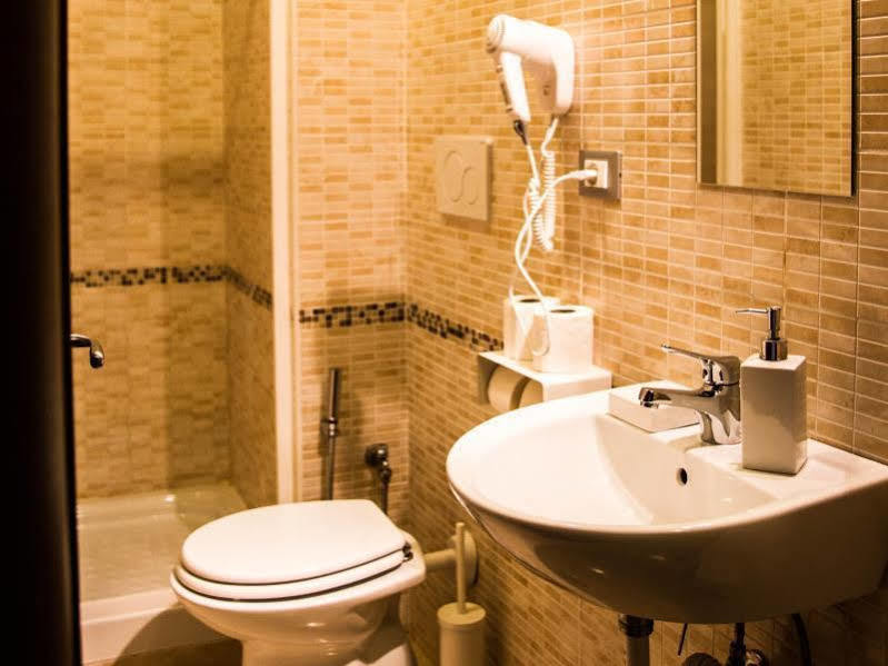 Hotel Mosaic Central Roma Esterno foto